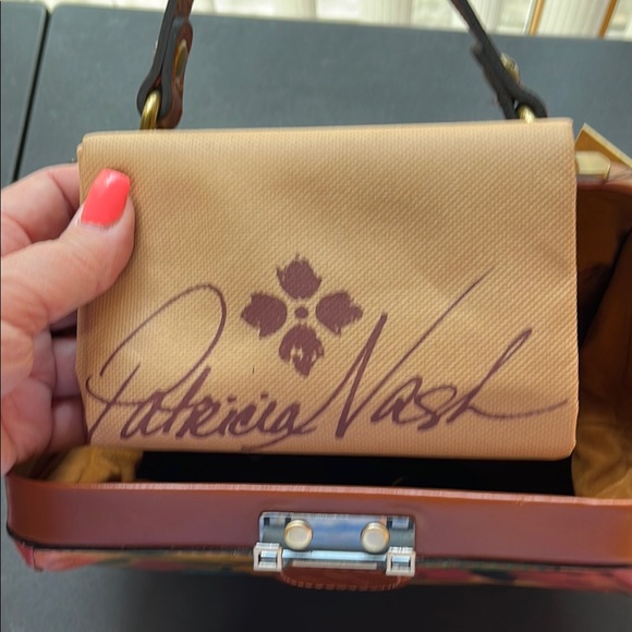 NWT Patricia Nash Gracchi Frame Watercolor Butterfly Leather Satchel - Picture 9 of 11